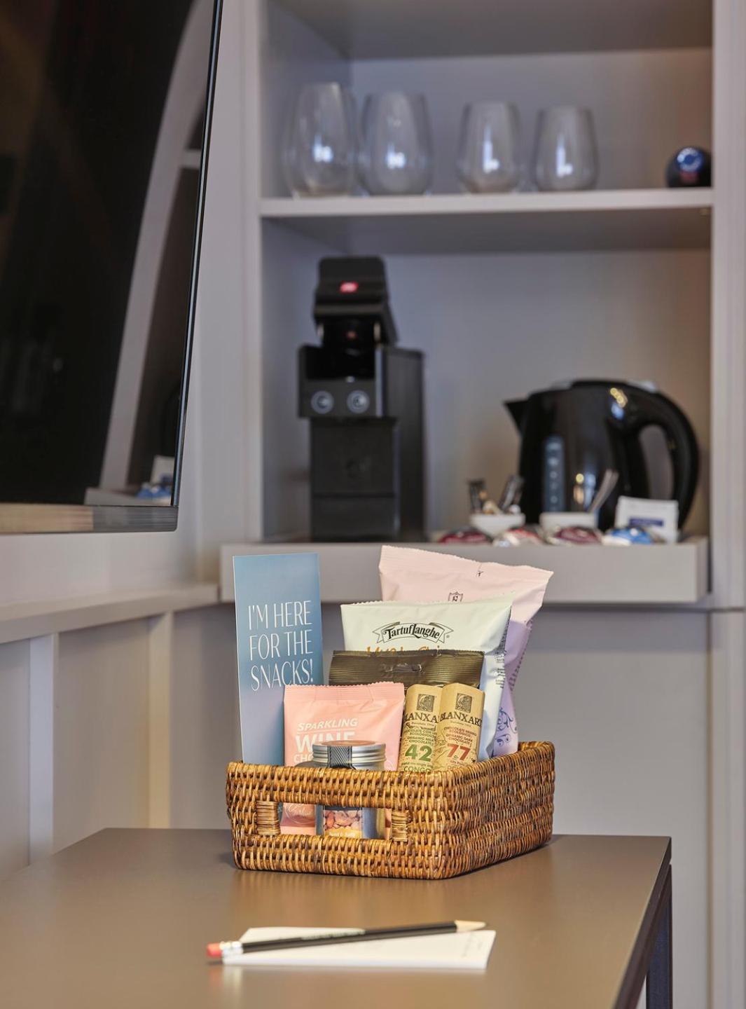 Deluxe Double or Twin Room,1212056890:JPEG